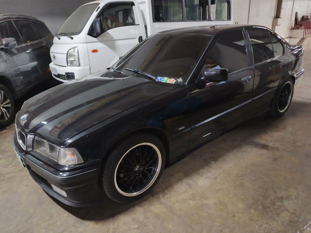 BMW 320i Sedan Auto (Category: Used Cars) located in Rodriguez. Submitted by freakyaisz94057 (Listing ID 1460773347, Image 1). Description: FOR SALE ‼️‼️ BMW 320i 1996 model cosmos black 2.0 liter M52 in-line six engine Real wheel drive Odo 82k+ Automatic Monday coding 💰 200,000 price neg 📩 DM for those who are interested/📳 call 09702430246.