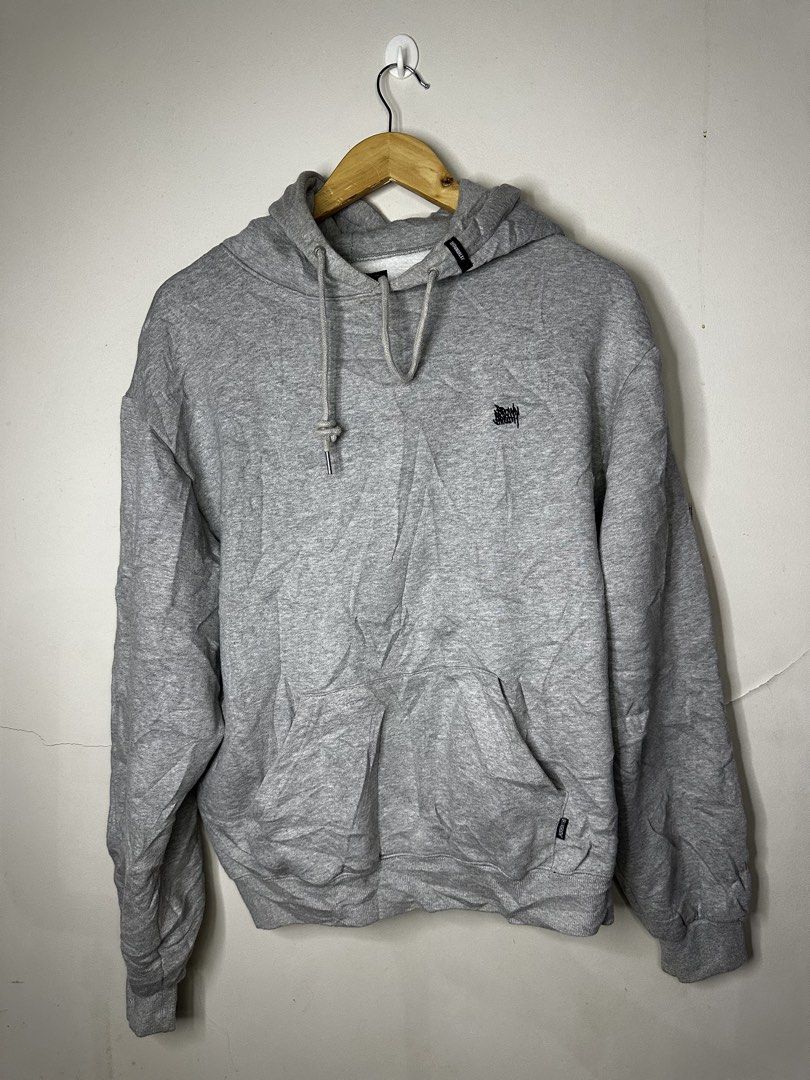 BROWN BREATHE (Category: Coats, Jackets and Outerwear) located in Molave. Submitted by thriftmate13 (Listing ID 1460719902, Image 1). Description: .