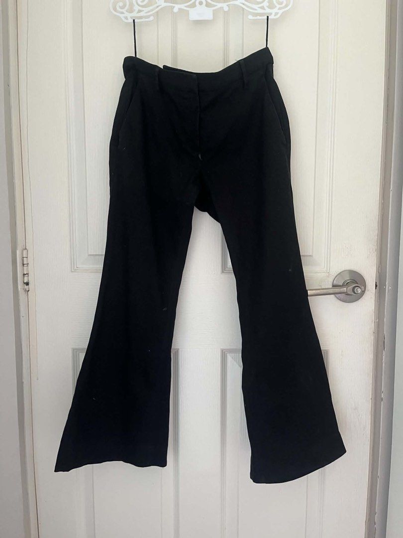 Brunello Cucinelli Vintage Black Wool Flared Pants (Category: Luxury Apparel) located in Muntinlupa City. Submitted by thevintageeditbyashley (Listing ID 1460737252, Image 2). Description: -Authentic and complete with tags -Size is small, fits waistline 27-28 -No flaws -Loro Piana, The Row, Celine, Max Mara, Zegna, Brioni, Giorgio Armani, Toteme, Stefano Ricci, Jil Sander, Rick Owens, Massimo Dutti, Kiton, Brooks & Brothers, Gucci, YSL, Dior, Cha