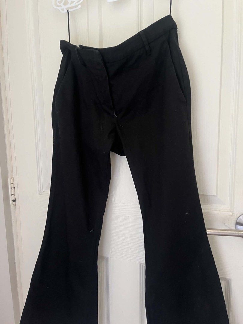Brunello Cucinelli Vintage Black Wool Flared Pants (Category: Luxury Apparel) located in Muntinlupa City. Submitted by thevintageeditbyashley (Listing ID 1460737252, Image 3). Description: -Authentic and complete with tags -Size is small, fits waistline 27-28 -No flaws -Loro Piana, The Row, Celine, Max Mara, Zegna, Brioni, Giorgio Armani, Toteme, Stefano Ricci, Jil Sander, Rick Owens, Massimo Dutti, Kiton, Brooks & Brothers, Gucci, YSL, Dior, Cha