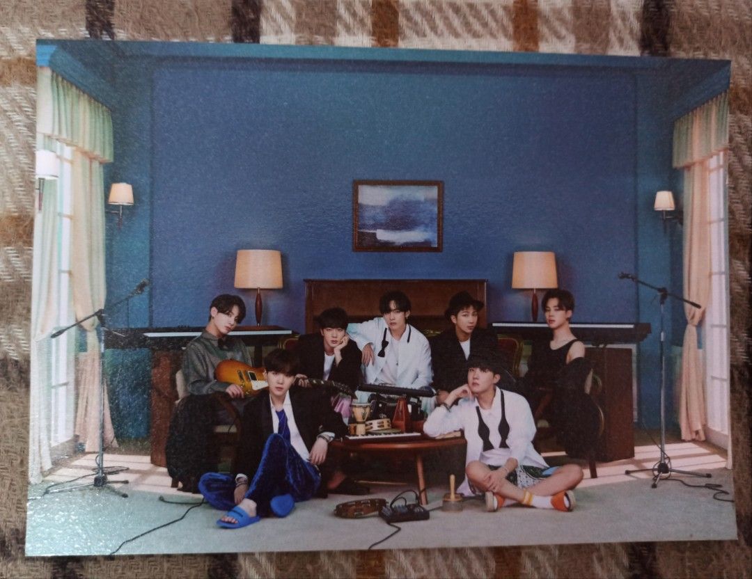 BTS BE Album Deluxe Edition (Category: CDs & DVDs) located in Quezon City. Submitted by jannahbanana21 (Listing ID 1460893615, Image 3). Description: Album Inclusions: - 1 CD - 2 Photobooks - 8 Photocards - 7 Postcards - 1 Polaroid - 1 Poster - 1 Photo Frame - Lyric Poster.