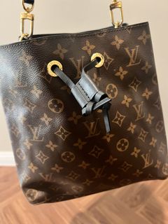 (Category: ) located in . Submitted by prettybagsitempreloved (Listing ID 1460724334, Image 1). Description: .