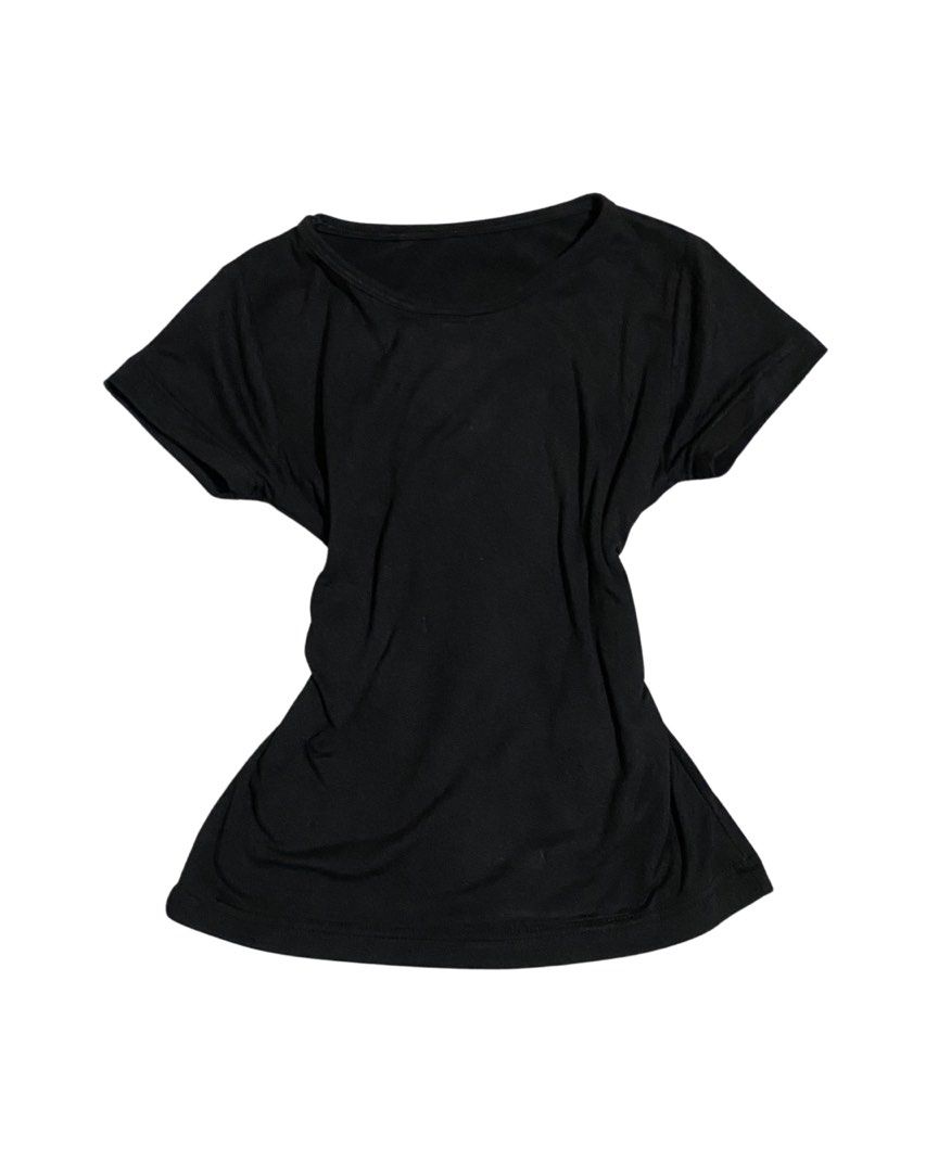 [BUNDLE] double lining tops (Category: Shirts) located in Manila. Submitted by rainy.finds (Listing ID 1460866759, Image 2). Description: stretchable can fit xs-m flaws: none w: 14.5 l: 19 sold as set only.