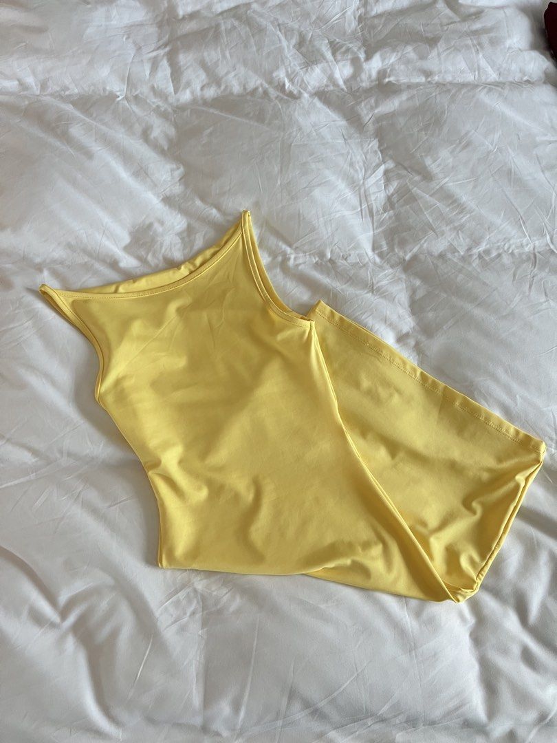 BUNDLE MINI DRESS ₱800 (Category: Dresses) located in Makati City. Submitted by leiralou (Listing ID 1460793996, Image 3). Description: Super sexy mini dress 🥰 - Burgundy only used once for new year - Yellow is brand new.