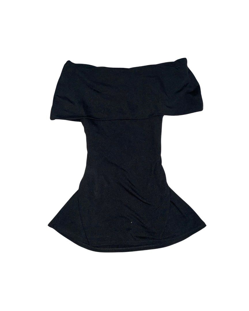 [BUNDLE] off-shoulder tops (Category: Others Tops) located in Manila. Submitted by rainy.finds (Listing ID 1460865752, Image 2). Description: stretchable can fit xs-m flaws: none w: 13 l: 17 sold as set only.