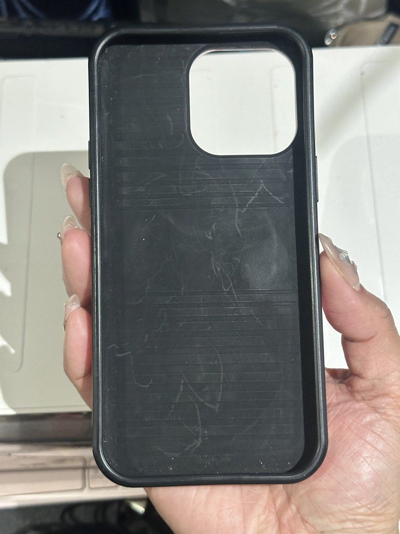 Burga Roller Disco Iphone 14 Pro Max (Category: Cases & Sleeves) located in Quezon City. Submitted by shopalmostfriday (Listing ID 1460873083, Image 2). Description: No canvas pouch For IPHONE 14 PRO MAX With scratches See other photos Tough NO MAGSAFE Reason for selling: nag-upgrade na me.