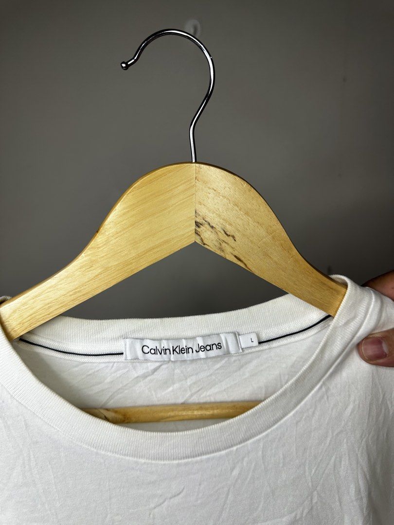 CALVIN KLEIN (Category: Tshirts & Polo Shirts ) located in Molave. Submitted by thriftmate13 (Listing ID 1460722101, Image 2). Description: .