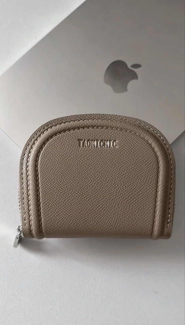 Card holder wallet (Category: Wallets & Card holders) located in Tarlac. Submitted by mileeeesss (Listing ID 1460855656, Image 2). Description: ❗️payment first policy ❗️ Card holder Selling for: 150 Why selling cheaper? • Super dami kong tambak, need na ma-dispose (affiliate si seller) • Video available — ginawan ko lang rin ng video para mapromote Payment & Delivery: • MOP: GCash • Meet-up: Fiesta San Rafael, Tarlac City • Shipping: via J&T | LA