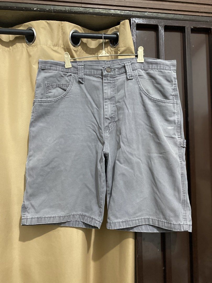 Carpenter Wrangler Jorts (Category: Shorts) located in Cabanatuan. Submitted by jamaicac (Listing ID 1460884956, Image 2). Description: size 36 21 length no issue my konting paint.