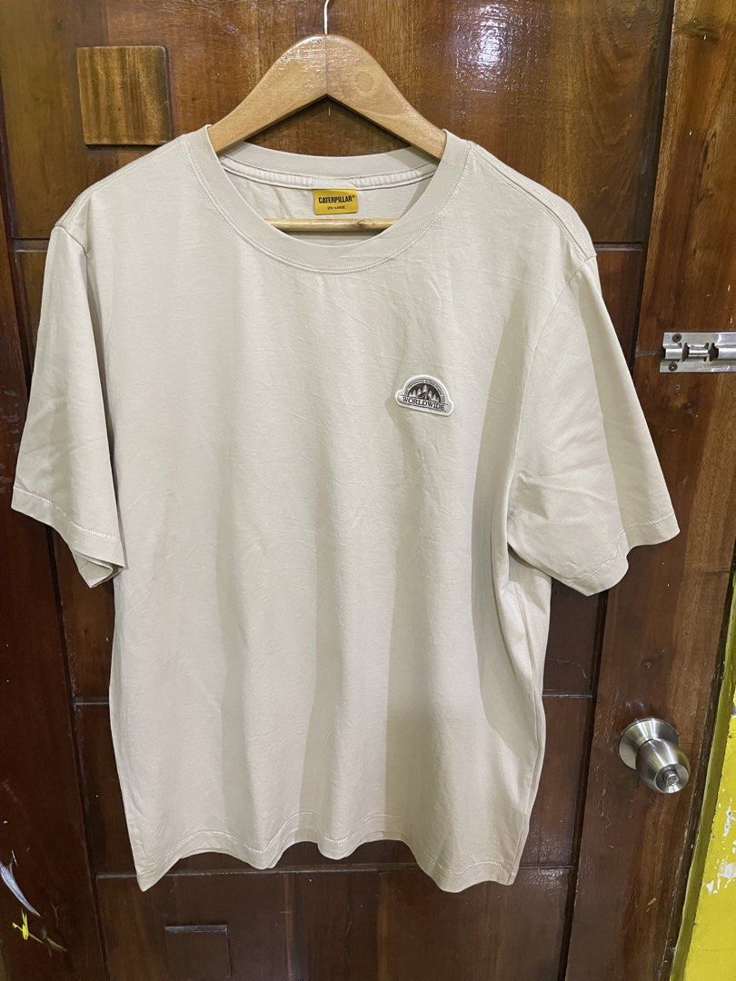 Caterpillar Shirt (Category: Tshirts & Polo Shirts ) located in Marikina City. Submitted by greatfindsmnlph (Listing ID 1460717357, Image 1). Description: Cater pillar Shirt Price: 250 Size: Large Width: 23.5 Length: 29 Color: Black Color Rate: 10/10 Condition: 10/10 almost new Very nice in actual.