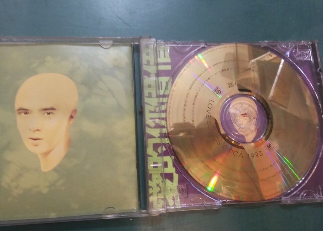 黃耀明-借借你的愛CD （分類：音樂與媒體 - CD 及 DVD）位於 Hong Kong。 由 Goodsfinding 提交（商品編號 1460901247，圖片 3）。簡介： 黃耀明-借借你的愛CD，收錄歌曲13首，音樂工廠1993年出版。
