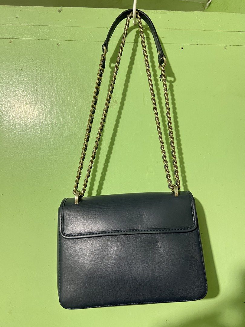 CH Carolina Herrera Bow Flap Bag (Category: Luxury Bags & Wallets) located in Bulacan. Submitted by thriftstationplus (Listing ID 1460815296, Image 2). Description: Carolina Herrera Bag Thrifted Manage your expectations… Selling As Is… Still Presentable… No Return No Refund… Overall condition of Bag is 7/10 Hardware is 6/10 Leather is 7/10 Suede inside 6.5/10 Sturdy and a bit structured… .