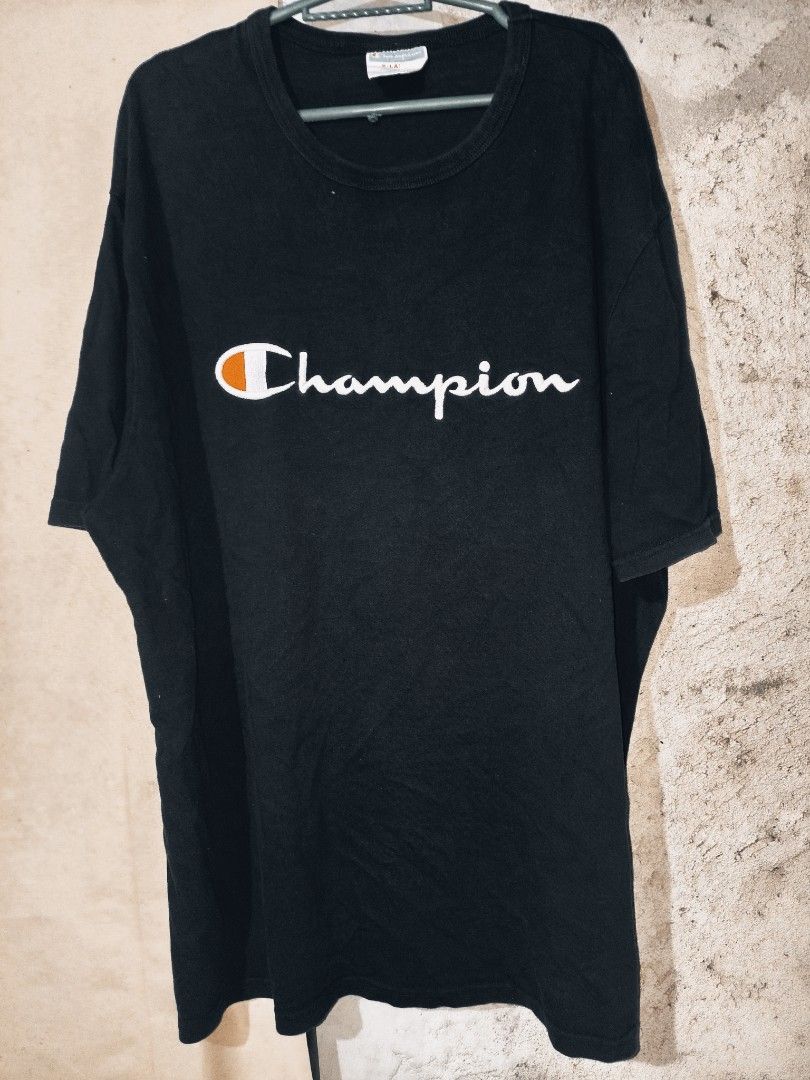 Champion Black T-Shirt X-Large (Category: Tshirts & Polo Shirts ) located in Bayombong. Submitted by ronelsumaw19921 (Listing ID 1460758363, Image 2). Description: - Classic black Champion t-shirt - Features iconic Champion logo on the front - Tagged size X-Large - Made in Indonesia - Ideal for casual wear - Please check photos for detailed condition Dimes 24 by 31.