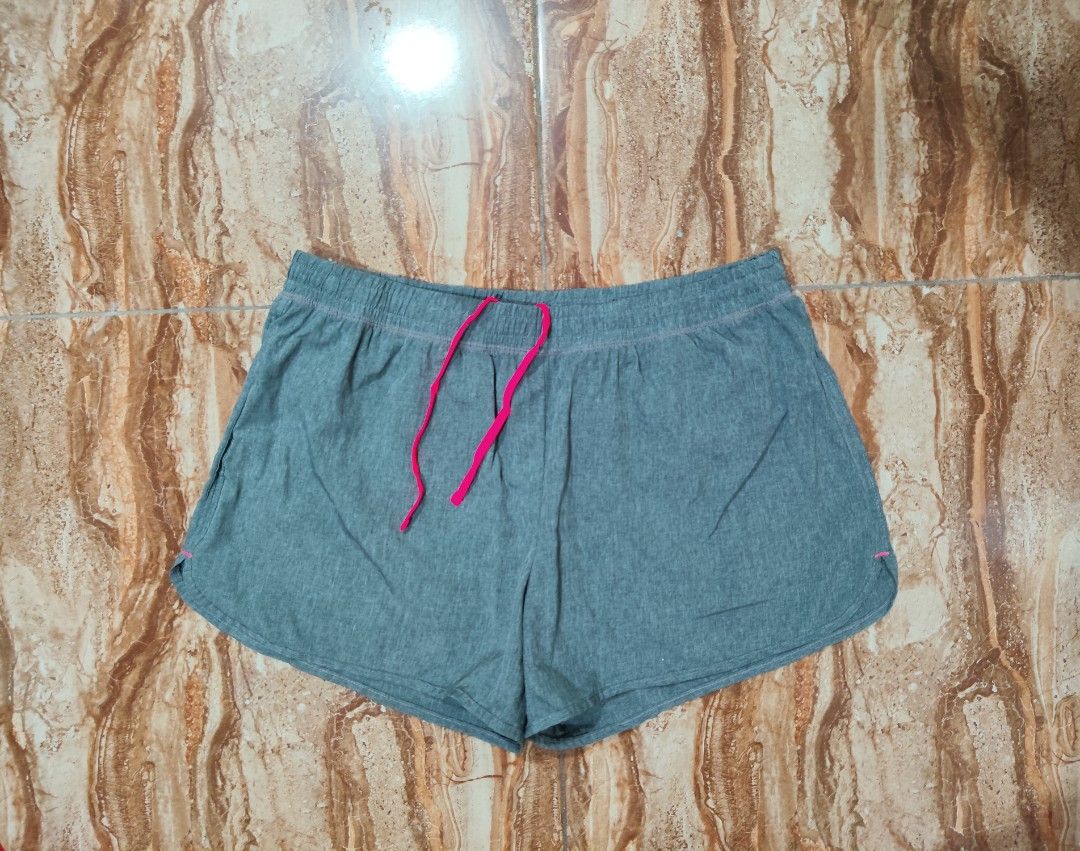 Champion Running Short (Category: Activewear) located in General Santos City (Dadiangas). Submitted by alfredanth42291 (Listing ID 1460755028, Image 1). Description: CHAMPION RUNNING SHORT grey womens L W: 32-40 L: 12.5 -w/ drawstring -w/ inner brief -1 inner pocket -quickdry ✓✓excellent condition 235 #sports #pickleball #drifit.