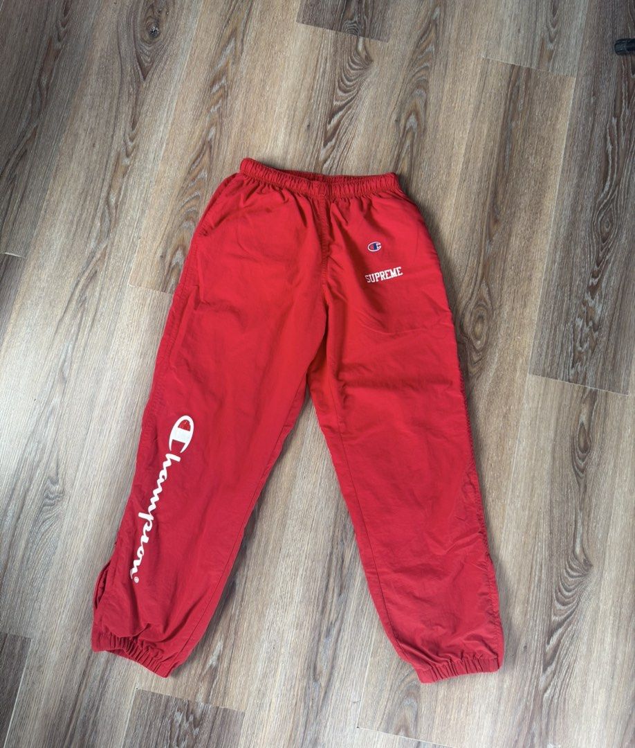 CHAMPION X SUPREME JOGGER PANTA (Category: Joggers) located in Cavite. Submitted by ayr3s (Listing ID 1460890432, Image 1). Description: HONEST ISSUE: MINIMAL FADES SA LOGO NG CHAMPION COLOR RATE: 9/10 SIZE: Medium W:30-32 L35.5 HEM 7.