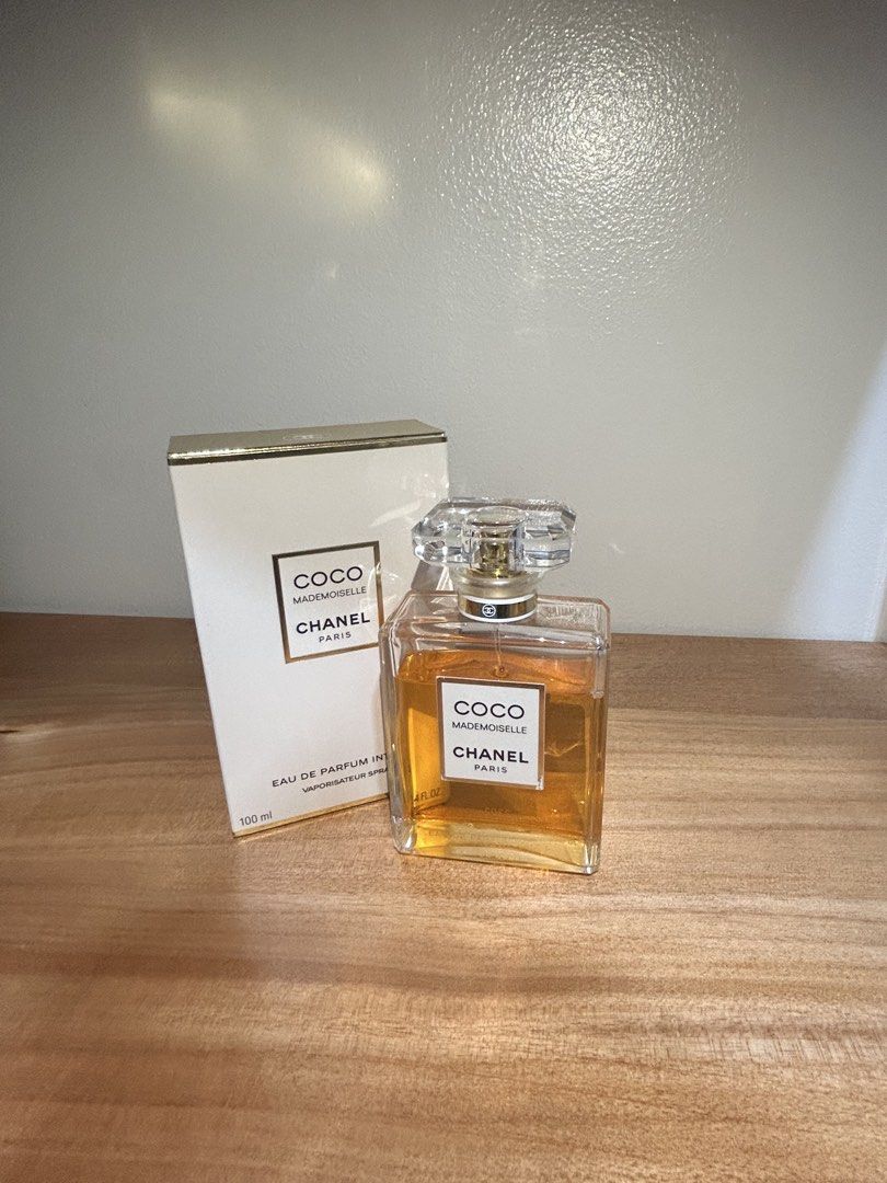 Chanel Coco Mademoiselle 100 ml Eau de Parfum (Category: Fragrance & Deodorants) located in Manila. Submitted by juliashopzz (Listing ID 1460867313, Image 3). Description: Chanel Coco Mademoiselle 100 ml Eau de Parfum Intense - nice floral perfume for night! projection is stronggg and last a decent amount on clothes & skin - used probably about 20% (see photo for remaining) - negotiable but no lowballers rfs: gifted but i dont like it .