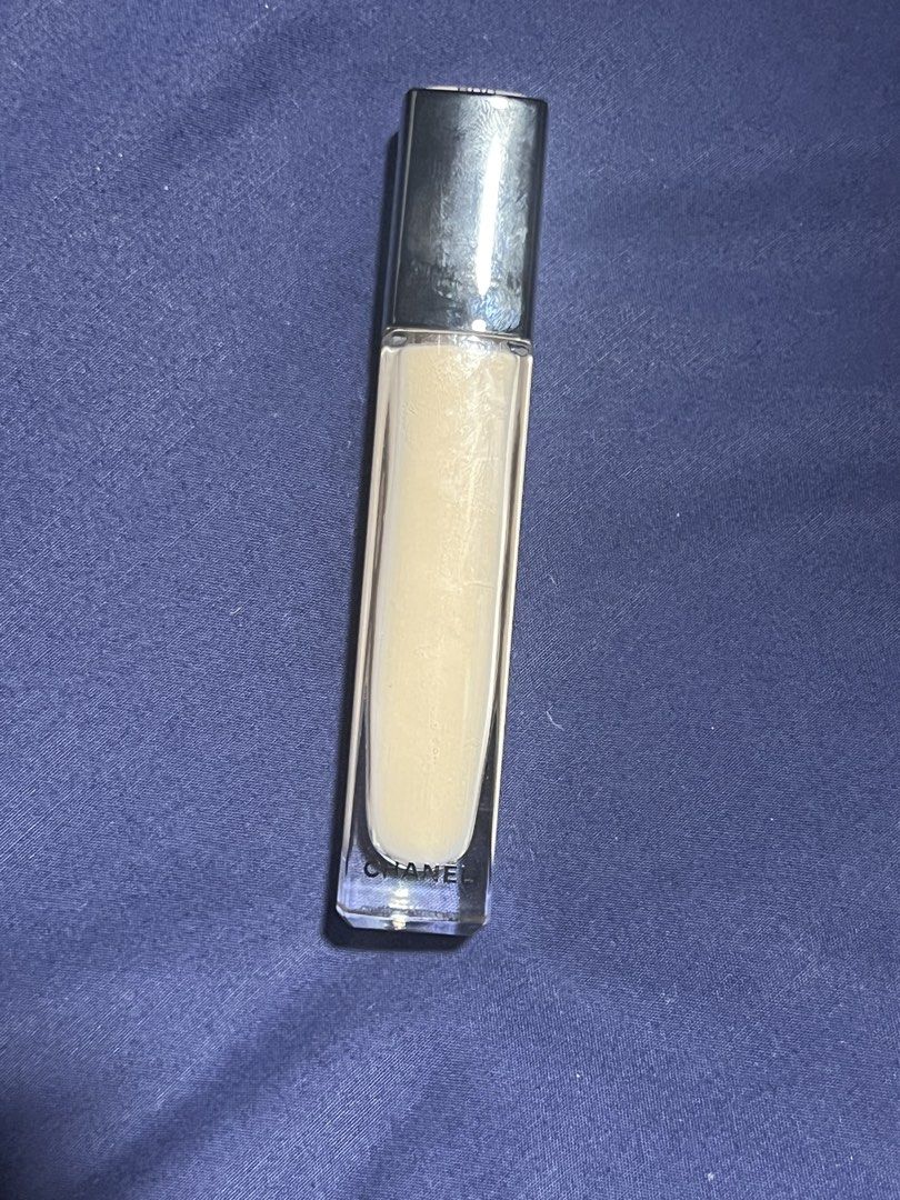 Chanel Serum Concealer (Category: Makeup) located in Makati City. Submitted by doll4real (Listing ID 1460915720, Image 2). Description: 90% full.