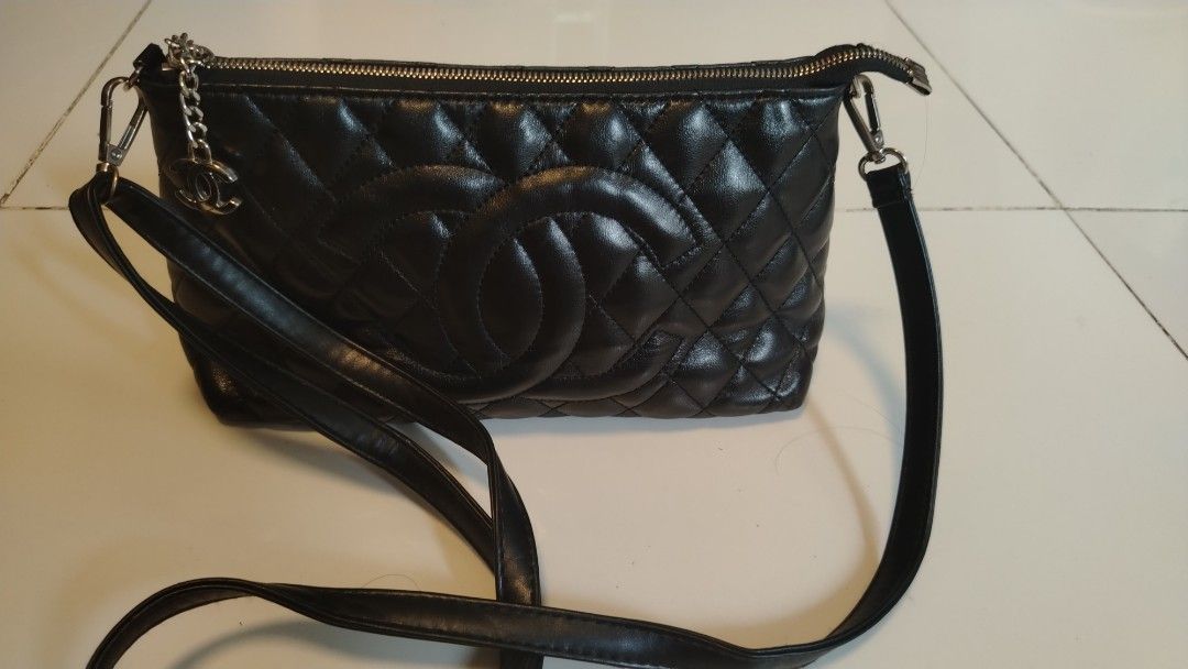 Chanel sling (Category: Luxury Bags & Wallets) located in Dasmarinas. Submitted by sherylrep18568 (Listing ID 1460724249, Image 1). Description: excellent condition medium kasya wallet at cp no issue.