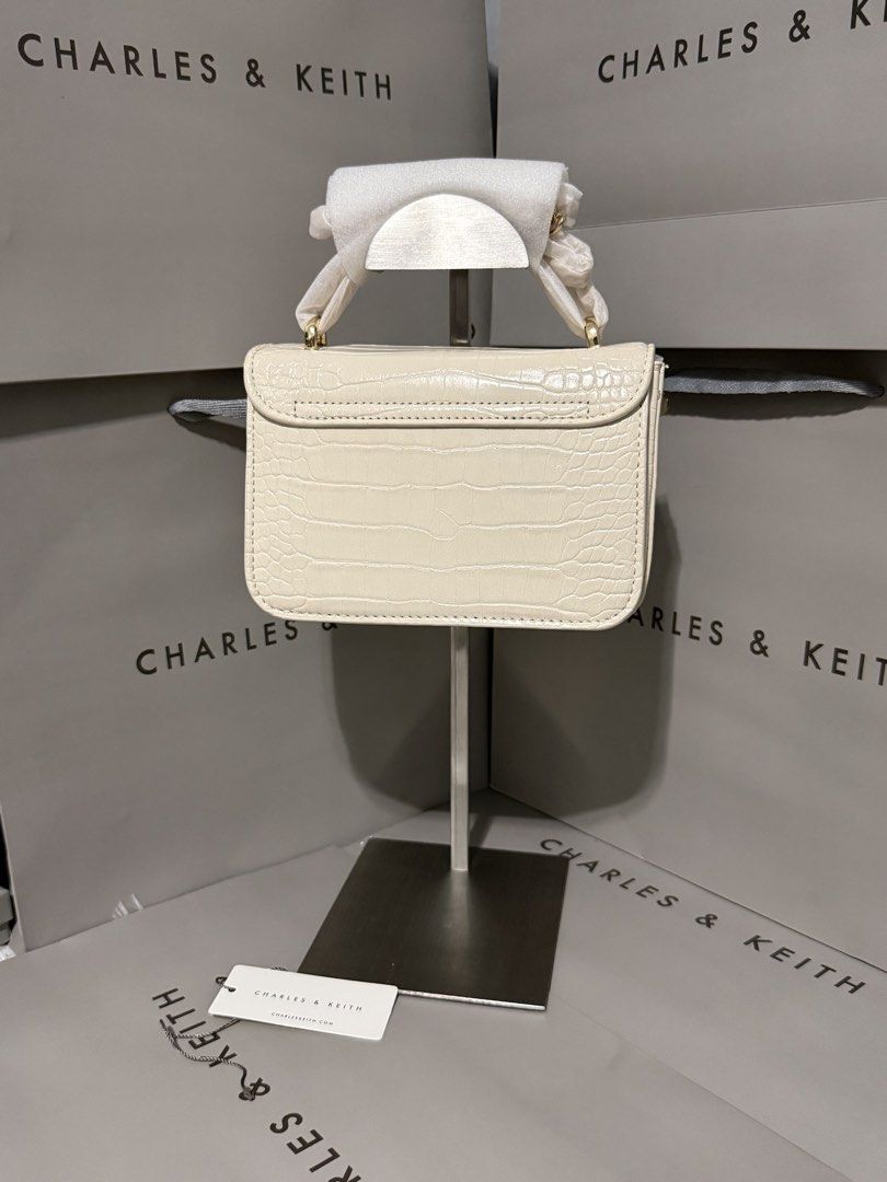 Charles&keith croc effect crossbody bag (Category: Cross-body Bags) located in Cavite. Submitted by miksycrls (Listing ID 1460731090, Image 3). Description: 📌REMINDER PLS READ BELOW ⬇️ ✨INCLUSION✨ 🔗TAG&DUSTBAG,CNKPLASTIC 🔗WHAT YOU SEE IS WHAT YOU GET 🔗manage your expectations items are MPO | Mall Pull Out 📩 TO ORDER / ASK DETAILS: Send me a private message! +60paperbag 💸:GCASHH/GOTYMEE 📍:IMUSCAVITE 🚚:SCO|SPX EXPRESS SF ONLY📦 OTHER COURIE