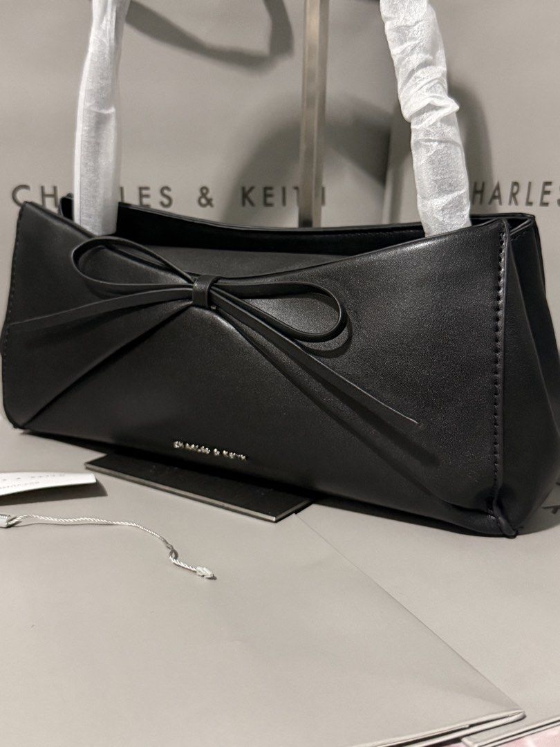 Charles&keith hazel bow shoulder bag (Category: Cross-body Bags) located in Cavite. Submitted by miksycrls (Listing ID 1460741340, Image 2). Description: 📌REMINDER PLS READ BELOW ⬇️ ✨INCLUSION✨ 🔗TAG&DUSTBAG,CNKPLASTIC 🔗WHAT YOU SEE IS WHAT YOU GET 🔗manage your expectations items are MPO | Mall Pull Out 📩 TO ORDER / ASK DETAILS: Send me a private message! +60paperbag 💸:GCASHH/GOTYMEE 📍:IMUSCAVITE 🚚:SCO|SPX EXPRESS SF ONLY📦 OTHER COURIER:�