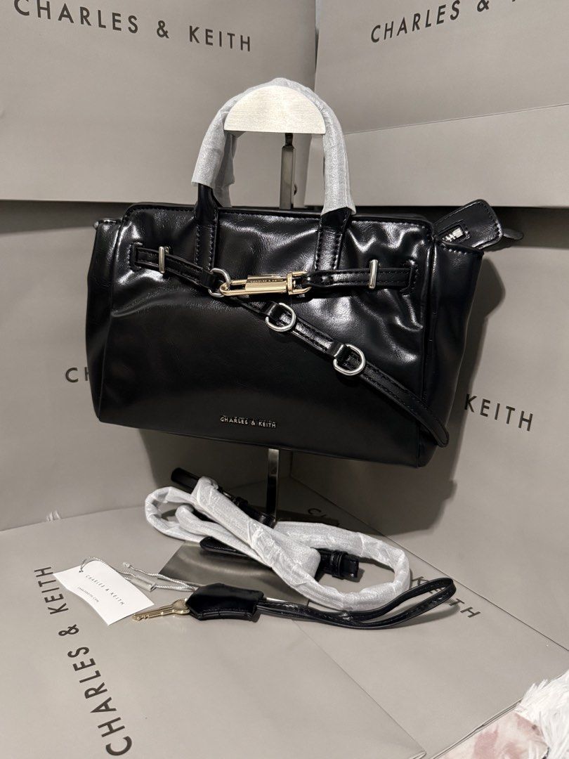 Charles&keith mini delfina tote bag (Category: Cross-body Bags) located in Cavite. Submitted by miksycrls (Listing ID 1460738540, Image 1). Description: 📌REMINDER PLS READ BELOW ⬇️ ✨INCLUSION✨ 🔗TAG&DUSTBAG,CNKPLASTIC 🔗WHAT YOU SEE IS WHAT YOU GET 🔗manage your expectations items are MPO | Mall Pull Out 📩 TO ORDER / ASK DETAILS: Send me a private message! +60paperbag 💸:GCASHH/GOTYMEE 📍:IMUSCAVITE 🚚:SCO|SPX EXPRESS SF ONLY📦 OTHER COURIER:🛵