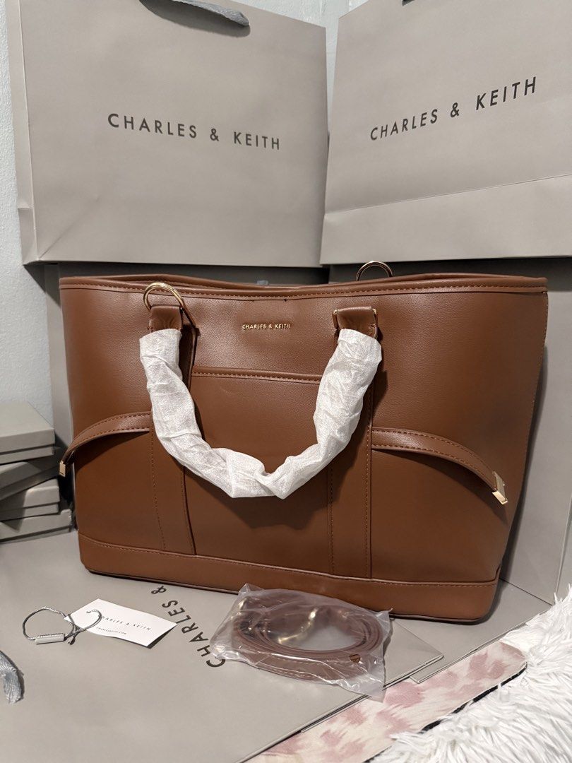 Charles&keith scottie tote bag (Category: Cross-body Bags) located in Cavite. Submitted by miksycrls (Listing ID 1460626594, Image 2). Description: 📌REMINDER PLS READ BELOW ⬇️ ✨INCLUSION✨ 🔗TAG&DUSTBAG,CNKPLASTIC 🔗WHAT YOU SEE IS WHAT YOU GET 🔗manage your expectations items are MPO | Mall Pull Out 📩 TO ORDER / ASK DETAILS: Send me a private message! +60paperbag 💸:GCASHH/GOTYMEE 📍:IMUSCAVITE 🚚:SCO|SPX EXPRESS SF ONLY📦 OTHER COURIER:🛵LALAM