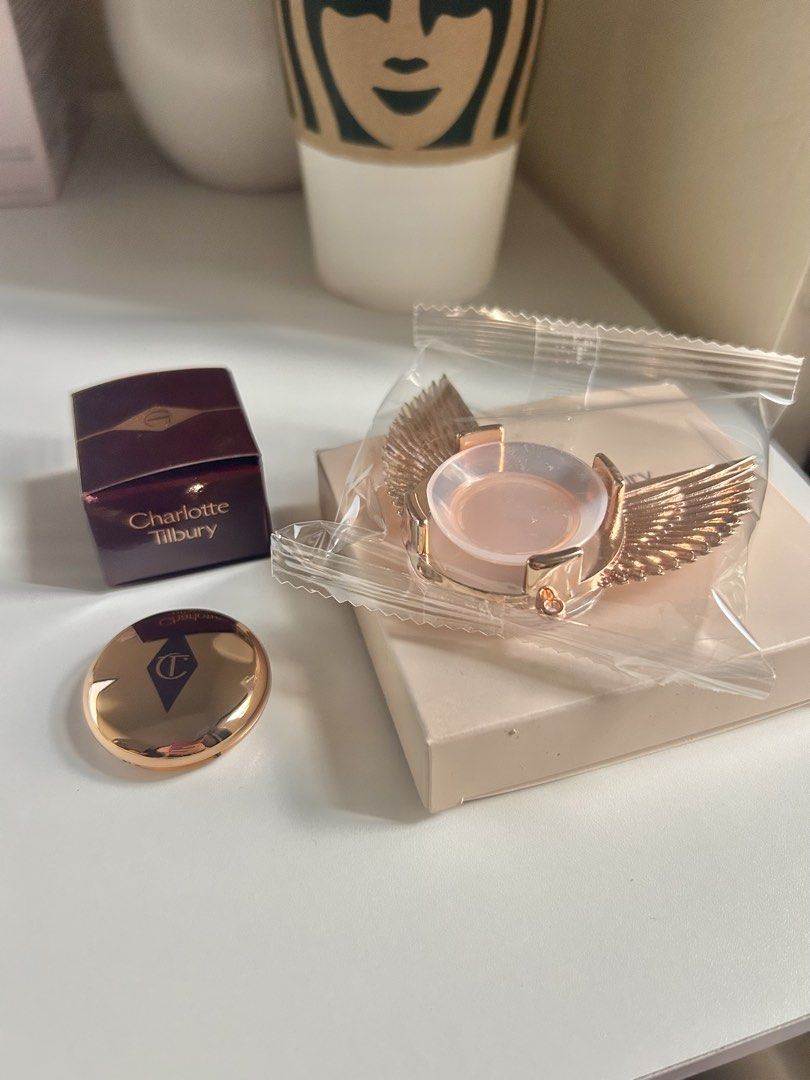 Charlotte Tilbury Pop Socket Set (Category: Makeup) located in Taguig. Submitted by janelly_ace (Listing ID 1460753036, Image 1). Description: - Charlotte Tilbury Airbrush Flawless Finish Powder with Pop Socket set - Shade: 1 Fair - Includes original box and packaging - RFS: Decluttering.