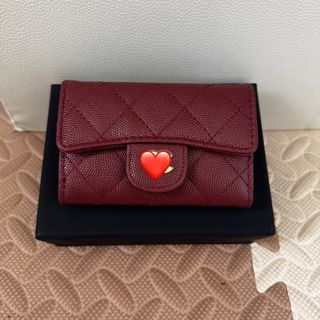 (Category: ) located in . Submitted by ursecondhand_chic (Listing ID 1460722589, Image 1). Description: .