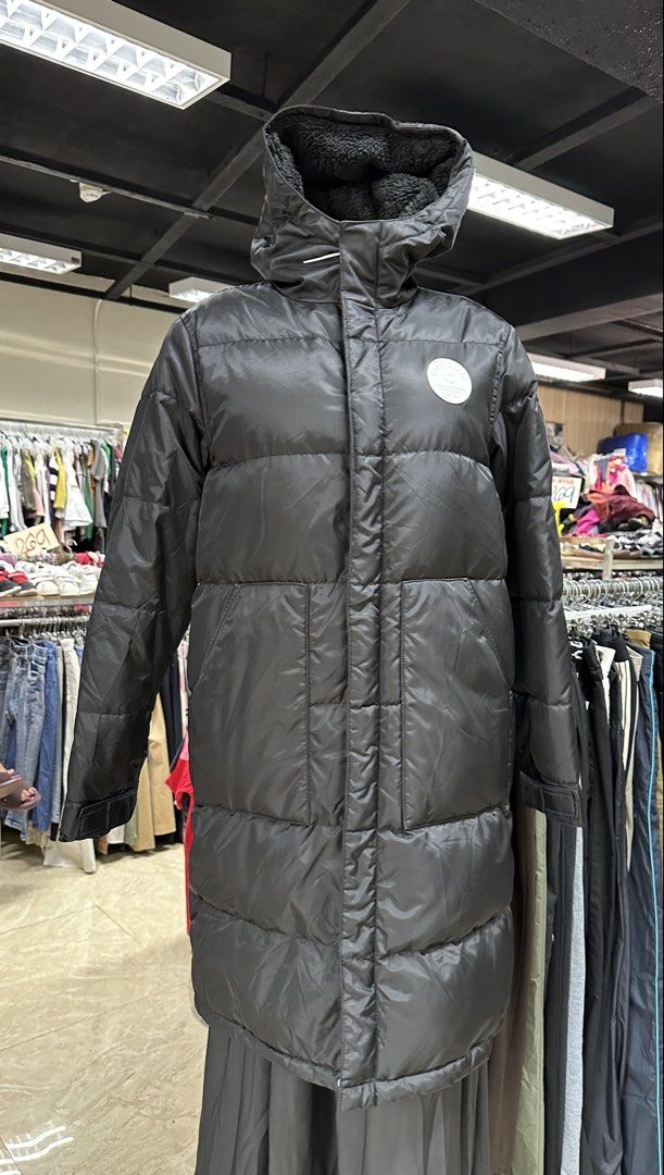CHOCOOLATE PUFFER COAT JACKET (Category: Coats, Jackets and Outerwear) located in Subic. Submitted by stuffs_online (Listing ID 1460793260, Image 2). Description: CHOCOOLATE PUFFER JACKET LIKE NEW M ON TAG FIT UP TO LARGE P 680.