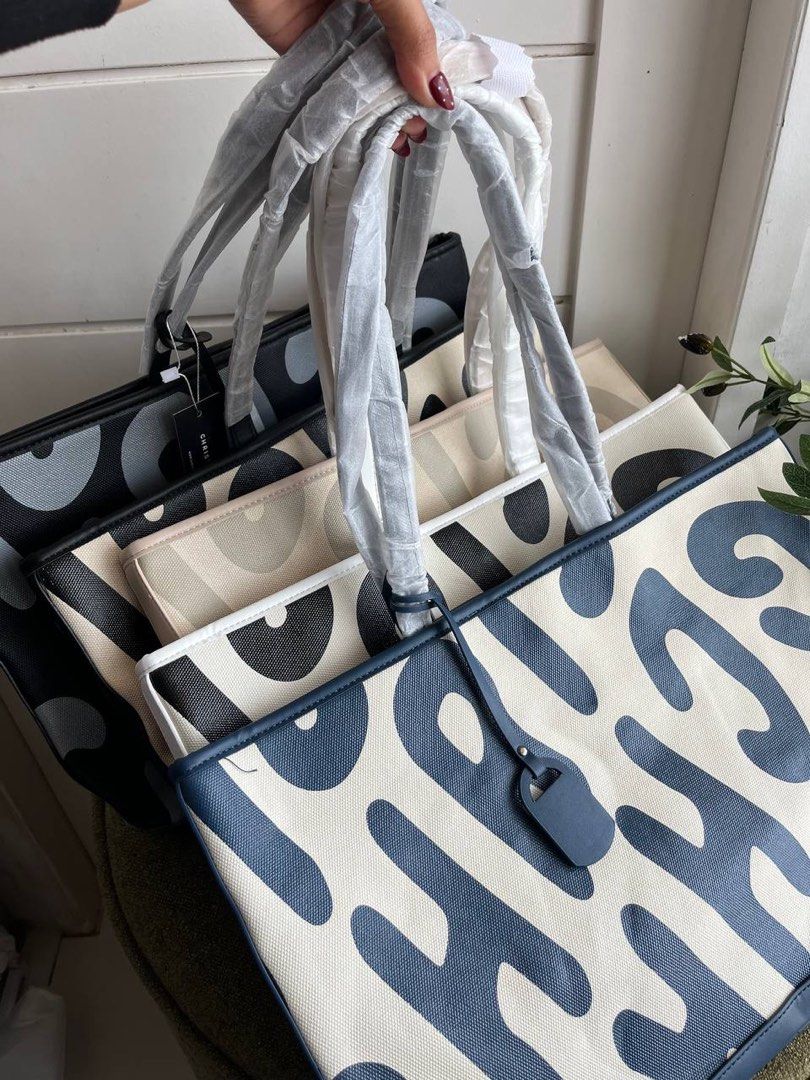 Christy Ng Tote bag (Category: Beach Bags) located in Quezon City. Submitted by _lovedbyrc (Listing ID 1460901477, Image 2). Description: .