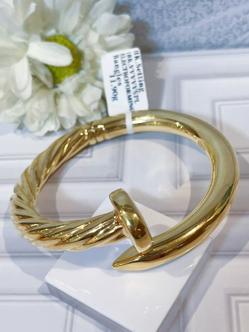 Chunky Nail EF bangle 18k gold (Category: Bracelets) located in Manila. Submitted by primejewelry (Listing ID 1460919634, Image 2). Description: .