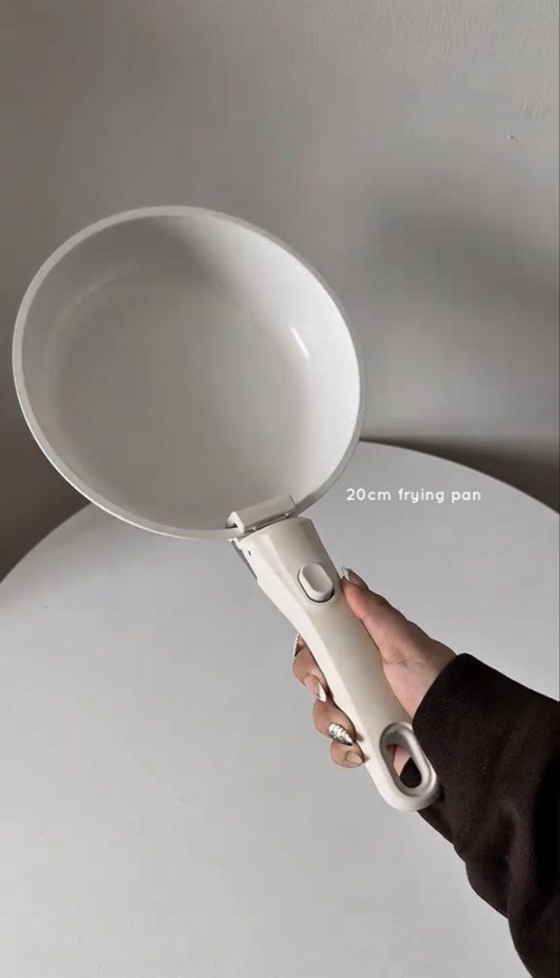 Civago ceramic cookware (Category: Cookware & Accessories) located in Tarlac. Submitted by mileeeesss (Listing ID 1460854074, Image 3). Description: ❗️payment first policy ❗️ Civago ceramic cookware (Complete set with box) Selling for: 2,000 Why selling cheaper? • Super dami kong tambak, need na ma-dispose (affiliate si seller) • Video available — ginawan ko lang rin ng video para mapromote Payment & Delivery: • MOP: GCash • Meet-up: Fiesta San R