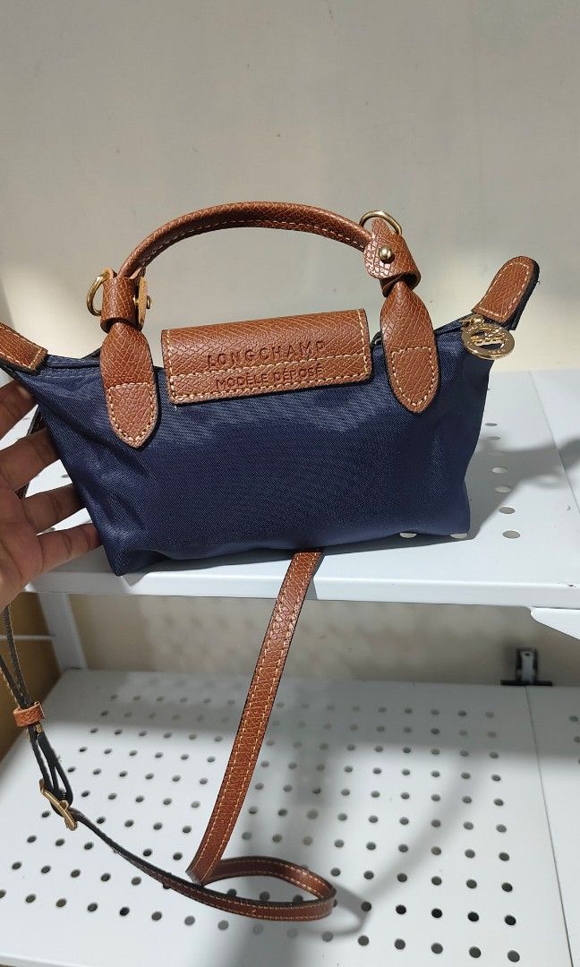 Classic longchmp mini (Category: Shoulder Bags) located in Manila. Submitted by casseyann160760 (Listing ID 1460840462, Image 2). Description: .