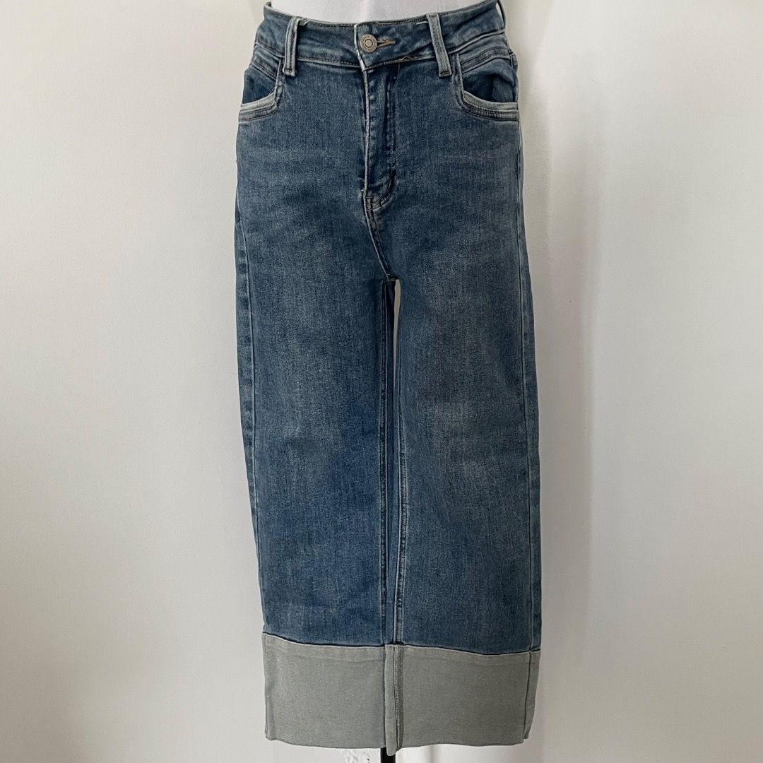 Classy Denim Jeans (Category: Jeans) located in Bacolor. Submitted by chicn_classy (Listing ID 1460715784, Image 2). Description: .