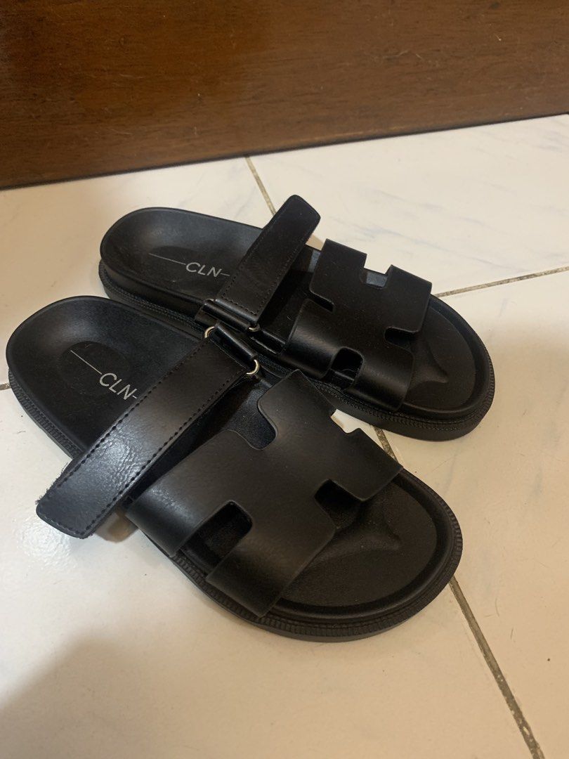 CLN Black Sandals (Category: Sandals) located in Cavite. Submitted by irenebaebaebidoo (Listing ID 1460914379, Image 1). Description: No damage, used this literally once..