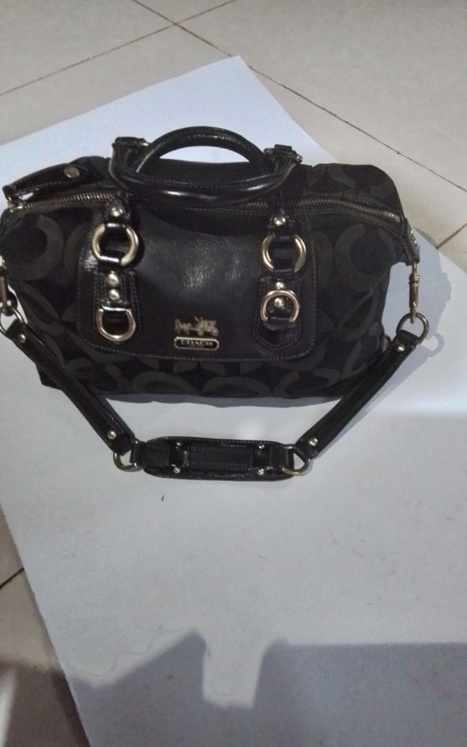 coach (Category: Luxury Bags & Wallets) located in Maramag. Submitted by natydreads10 (Listing ID 1460849100, Image 3). Description: Vintage y2k Coach madison sabrina Op Art satchel in black sateen fabric and leather trim. Color: 9/10.