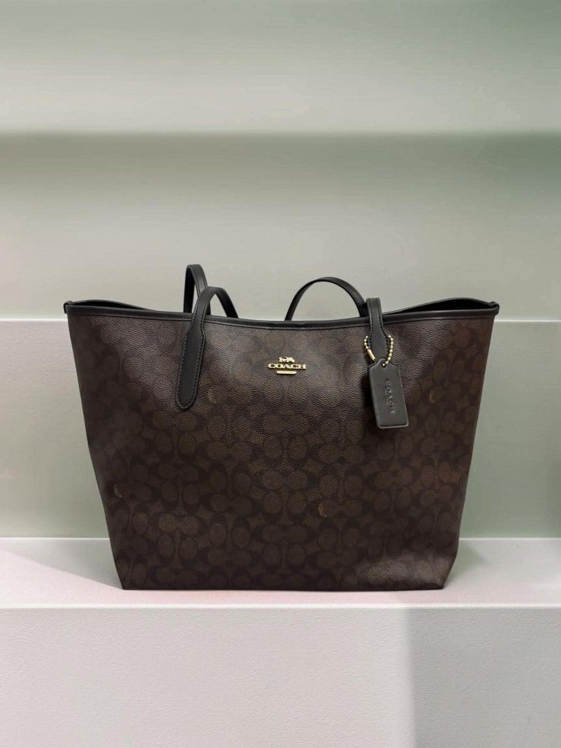COACH BAGS collection (Category: Shoulder Bags) located in Angeles City. Submitted by truehawk_95a40c (Listing ID 1460716357, Image 2). Description: For sale COACH Collection Bags Pm me to order (Iba iba po prices).
