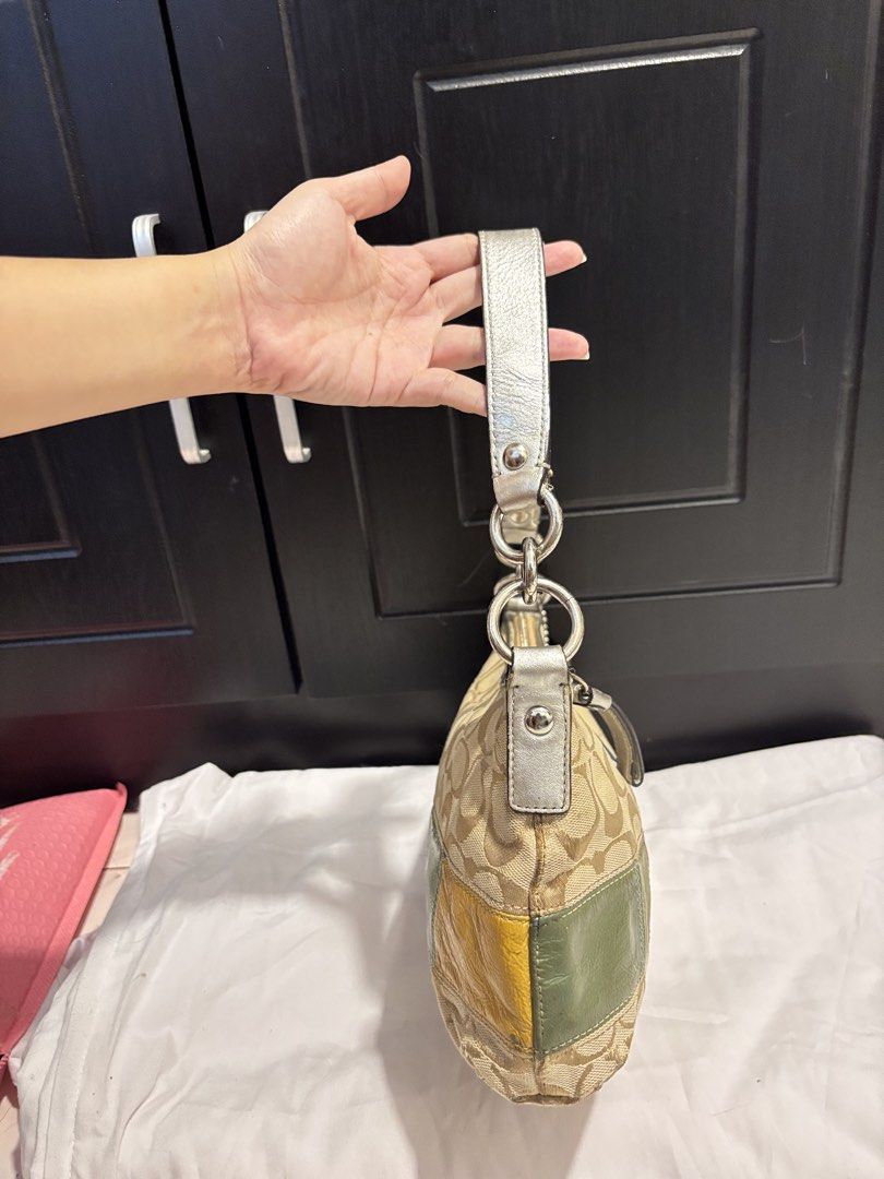 Coach Patchwork kili Bag (Category: Shoulder Bags) located in Lapu Lapu. Submitted by affordmo (Listing ID 1460848688, Image 2). Description: - Authentic Coach shoulder bag - Beige monogram canvas with colorful patchwork accents - Silver hardware - Leather strap - Zipper closure - Great for everyday use.