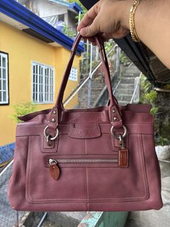 (Category: ) located in . Submitted by jhon32closetfinds (Listing ID 1460917149, Image 1). Description: .
