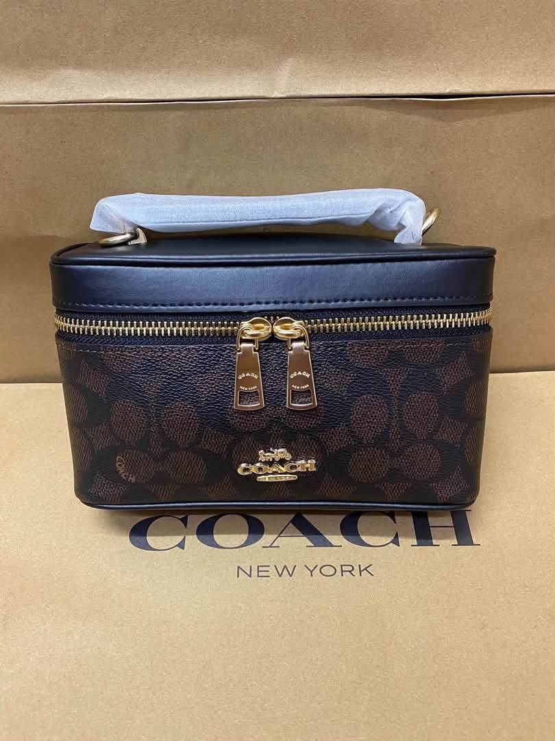 Coach Rainer (Category: Cross-body Bags) located in Manila. Submitted by bagislifeshop (Listing ID 1460829690, Image 1). Description: .