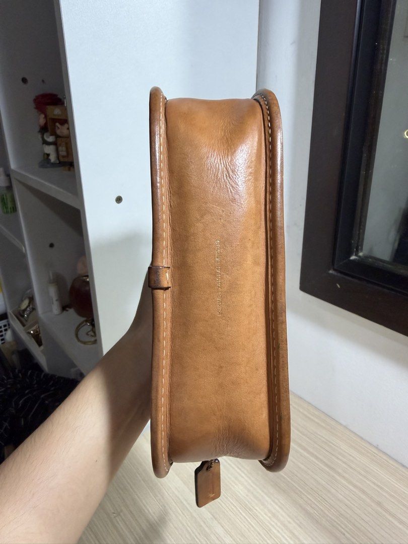 Coach Swinger 20 (Category: Shoulder Bags) located in Manila. Submitted by bln.preloved (Listing ID 1460911650, Image 3). Description: - natural tan so visible leather marks - madumi hardware .