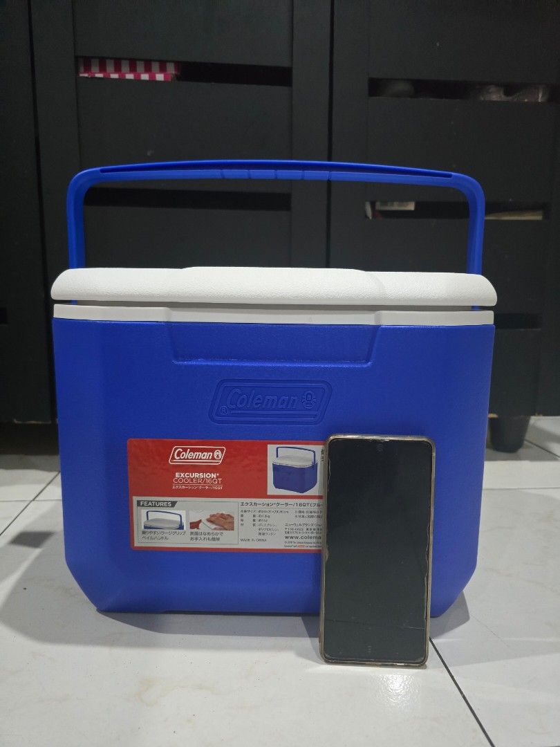 Coleman Cooler 16T (Category: Storage Boxes & Baskets) located in Marikina City. Submitted by wigglywiggy (Listing ID 1460814621, Image 2). Description: (added a phone for size reference).