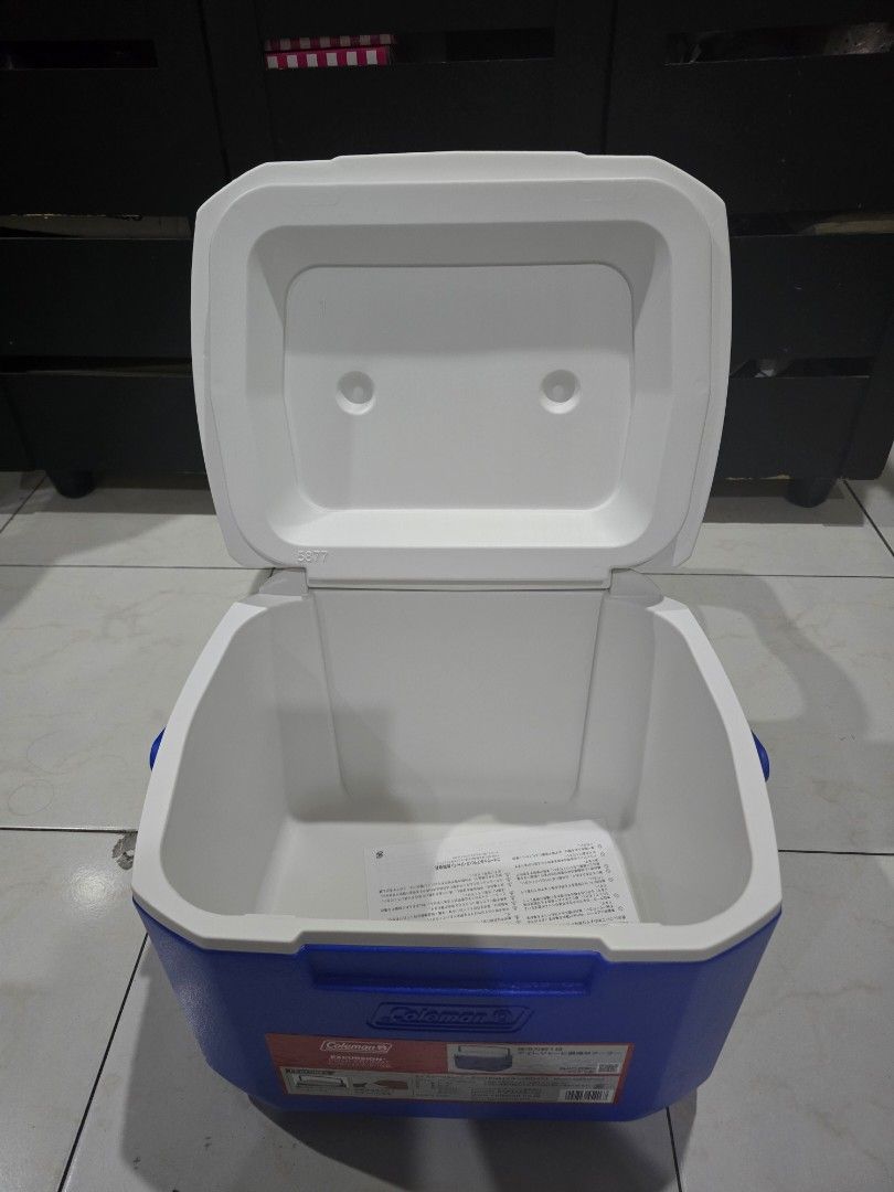 Coleman Cooler 16T (Category: Storage Boxes & Baskets) located in Marikina City. Submitted by wigglywiggy (Listing ID 1460814621, Image 3). Description: (added a phone for size reference).
