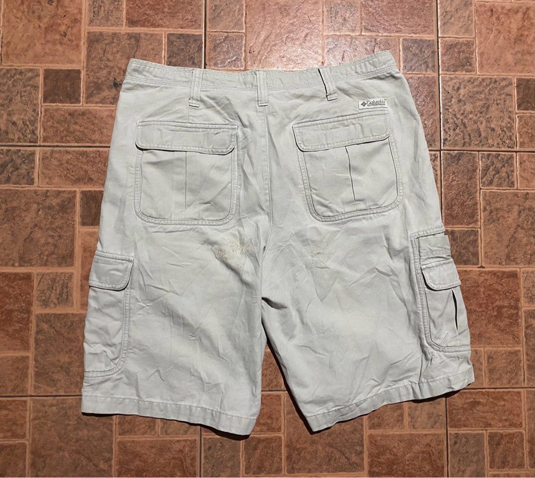 Columbia 6 pocket Shorts (Category: Shorts) located in Polomolok. Submitted by darylbaniq23206 (Listing ID 1460902559, Image 1). Description: “COLUMBIA 6 POCKET SHORTS” ❤️‍🔥 WAISTLINE: 34 LENGTH: 22 EXCELLENT CONDITION 9.5/10 COLOR RATE AUTHENTIC/LEGIT NEEDWASH LANG SEE LAST PIC ₱450.