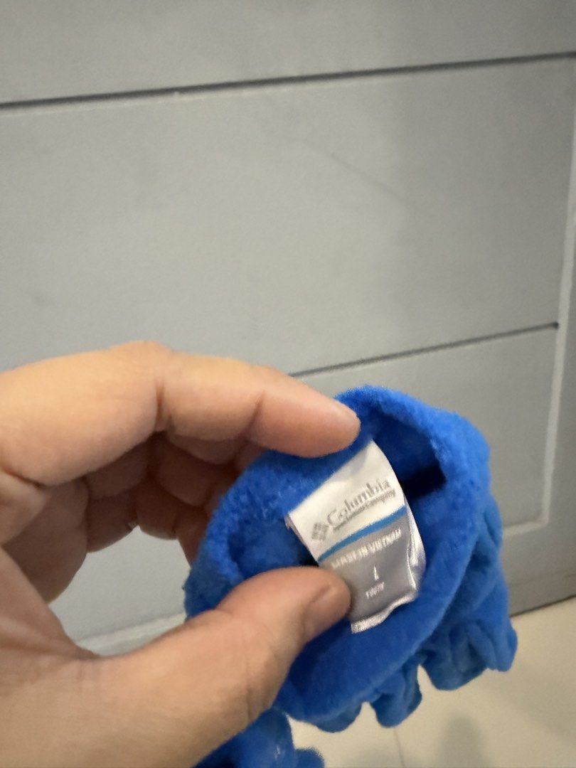 COLUMBIA KIDS BLUE GLOVES (Category: Babies & Kids Fashion) located in Lipa City. Submitted by upcycle_alley (Listing ID 1460782081, Image 3). Description: .