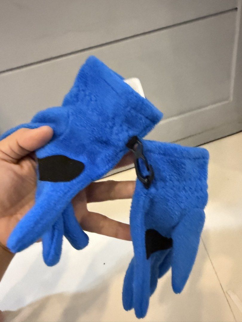 COLUMBIA KIDS BLUE GLOVES (Category: Babies & Kids Fashion) located in Lipa City. Submitted by upcycle_alley (Listing ID 1460782081, Image 2). Description: .