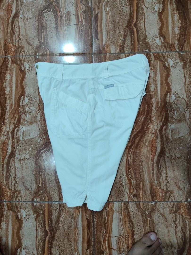 Columbia Omni-Shield Short (Category: Shorts) located in General Santos City (Dadiangas). Submitted by alfredanth42291 (Listing ID 1460754127, Image 2). Description: COLUMBIA SHORT white womens M W: 29-31 L: 18.5 -100% cotton -2 side pockets -2 back pocket ✓✓excellent condition 285 #outdoor #mountaineering.