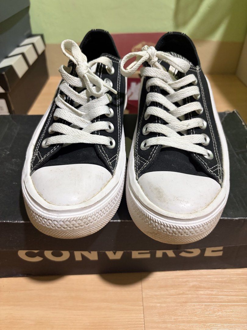 Converse chuck taylor platform (Category: Sneakers) located in Muntinlupa City. Submitted by sai003 (Listing ID 1460830039, Image 1). Description: Us women 5.5 Slightly used .