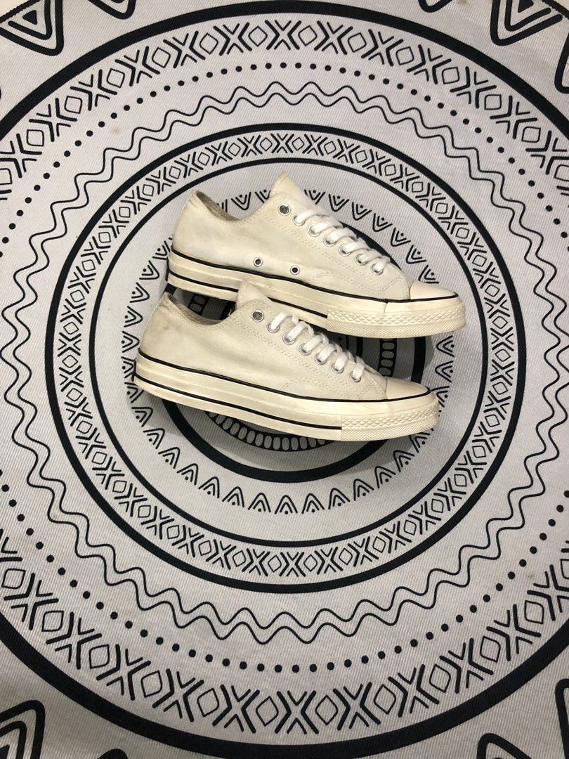 Converse Chuck Taylor White 🔥 (Category: Sneakers) located in Quezon City. Submitted by sjts22 (Listing ID 1460907419, Image 1). Description: •Verygood condition •Slightly sign of usage.