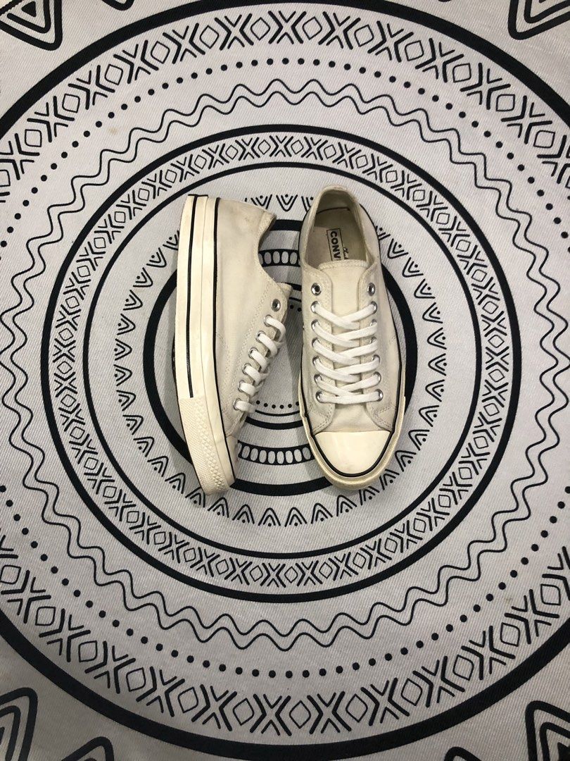 Converse Chuck Taylor White 🔥 (Category: Sneakers) located in Quezon City. Submitted by sjts22 (Listing ID 1460907419, Image 2). Description: •Verygood condition •Slightly sign of usage.
